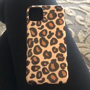 CASELY Leopard phone case